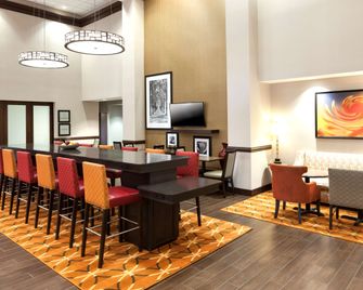 Hampton Inn & Suites Houston I-10 West Park Row - יוסטון - סלון