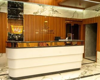 The White Castle Hotel - Maisur - Resepsiyon