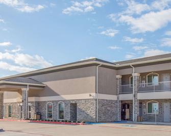 Days Inn by Wyndham Bryan - Bryan - Rakennus