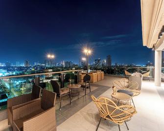 The Skye Phnom Penh Hotel & Apartments - Phnompenh - Balkón