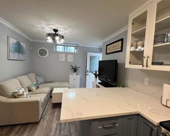 Contemporary City Oasis - Vancouver - Wohnzimmer