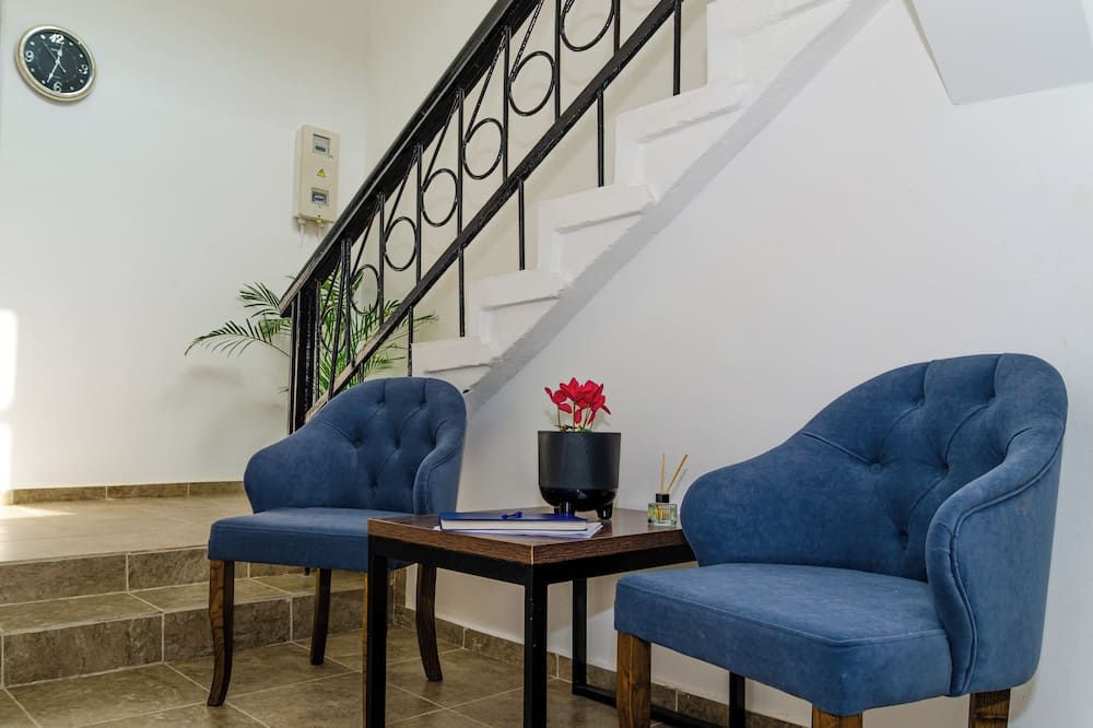 كومباس هوستل موسكوفسكايا - بيشكيك - غرفة معيشة