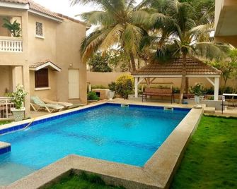 Saly Extension Ii: house / villa - 3 rooms - 4/6 persons - Mbour - Piscine