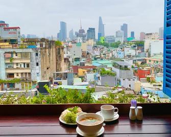 Duc Vuong Saigon Hotel - Bui Vien - Ho Chi Minh City - Balcony
