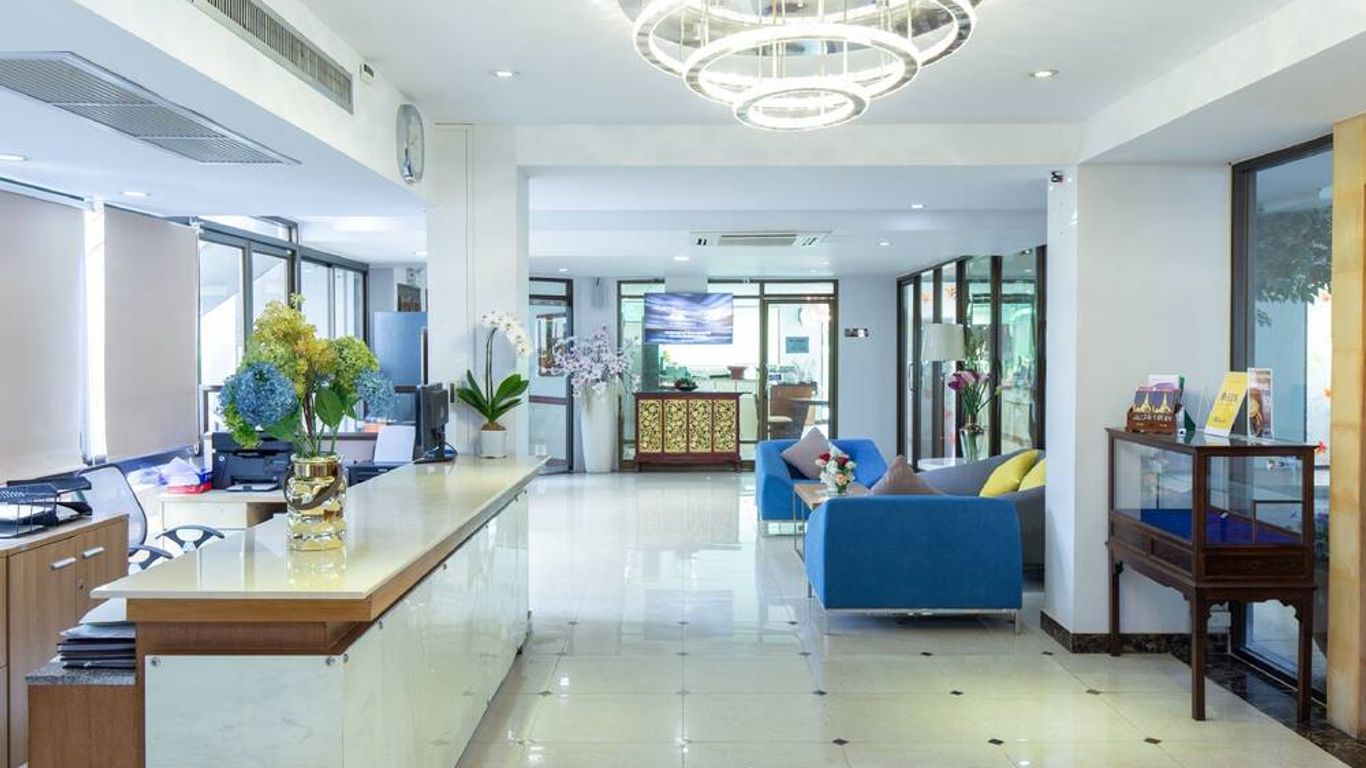 Lasalle Suites Hotel & Residence