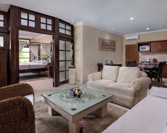 The Jayakarta Bali Beach Resort - Kuta - Living room