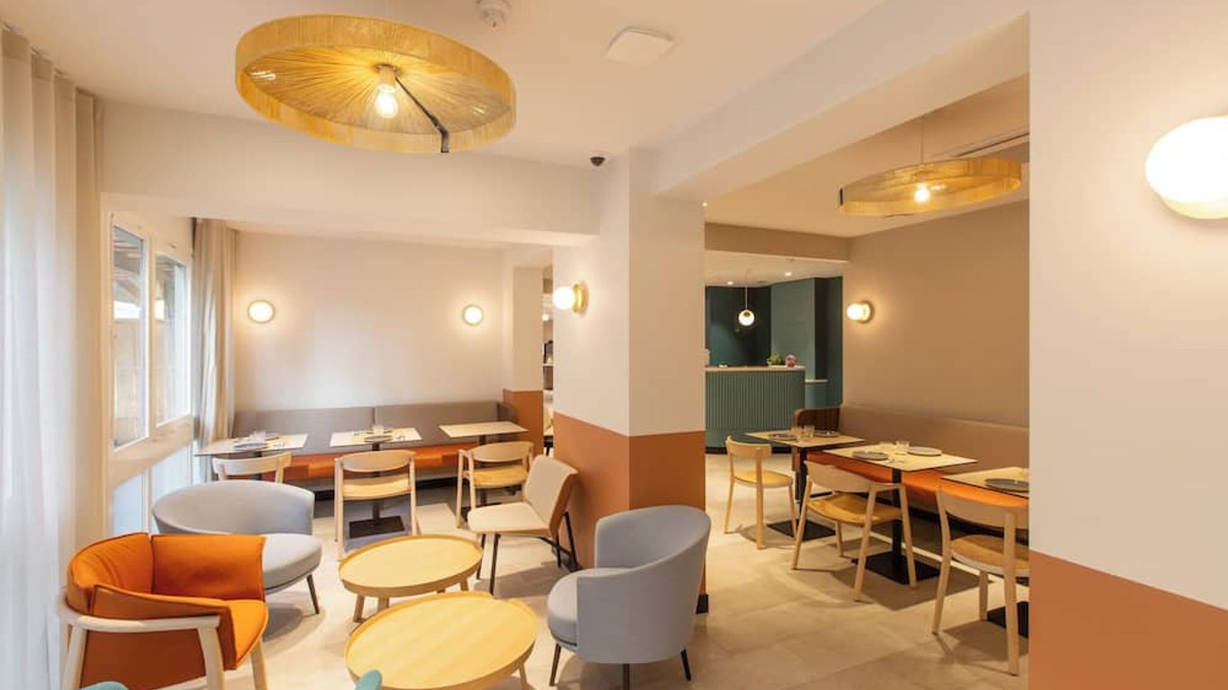 Logis Hôtel de Port d'Alon - St Cyr sur Mer