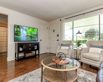 Short Walk To Dt/ Ac/Gas Fire Pit/Bbq/Coffee Bar - Enumclaw - Sala de estar