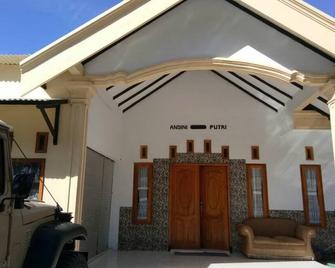 Comfort bedrooms near Mt. Bromo - Banyuwangi - Bâtiment