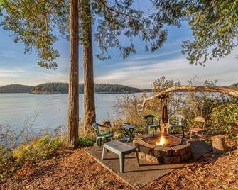 Waterfront! Hot Tub! Dog Friendly! (Tsb) - Friday Harbor - Patio