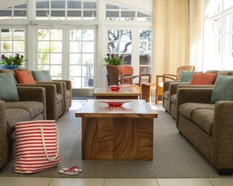 Coconut Waikiki Hotel - Honolulu - Living room