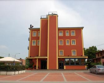 Hotel Aquila - Castelfranco Emilia - Будівля