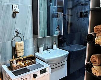 Apartment 50m2 - Large Double bed in a Double Room - Omisalj - Bad