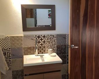Calalas Lodge - Masaya - Bathroom