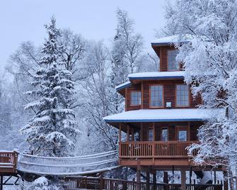 The Eagle's Nest Treehouse Cabin - 팔머 - 건물