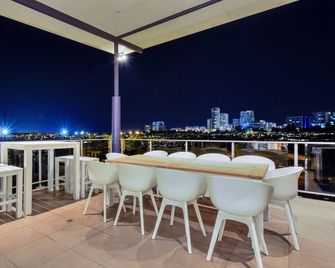 Luxury Darwin City Lights Jacuzzi Centra - Darwin - Balkon