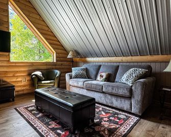 Central location for touring all of Kenai Peninsula - Moose Pass - Вітальня