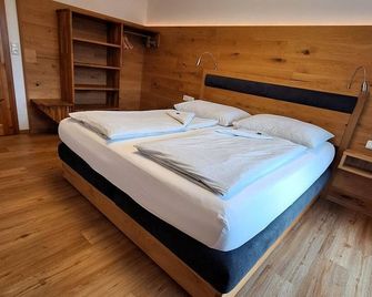 Fewo Nockblick - baby and children's farm Riegler - Rossleiten - Slaapkamer