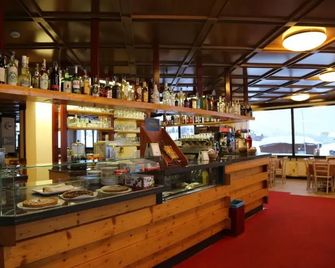 Dolomiti - Passo del Tonale - Bar
