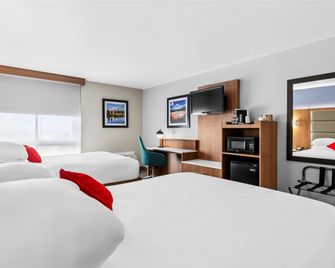 Red Lion Hotel & Conference Center Cheyenne - שאיין - חדר שינה