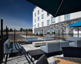 Hampton Inn by Hilton Redmond Bend Airport - Redmond - Patio