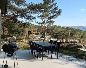 Holiday Home Blåsenberg - Fjs126 By Interhome - Leirvik - Patio