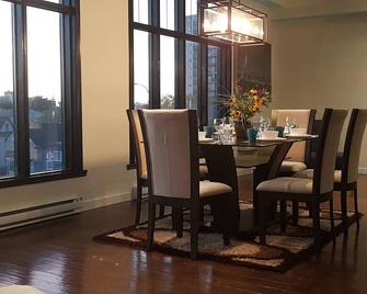Ultraclean Luxurious Large Penthouse. Central, best location in Winnipeg. - Winnipeg - Salle à manger