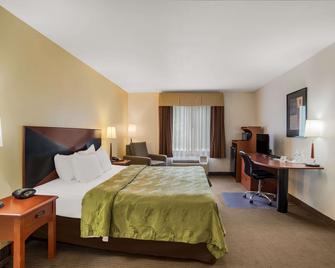 Quality Inn and Suites Chambersburg - Chambersburg - Bedroom