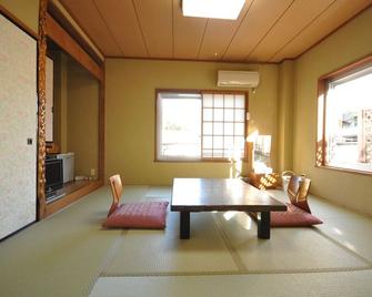 Hotel Akamon - Izu Ōshima - Comedor