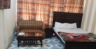 Hotel De Grand - Rawalpindi - Bedroom