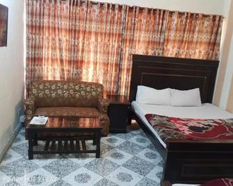 Hotel De Grand - Rawalpindi - Bedroom