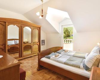 Gorgeous home in Sinj - Sinj - Habitación