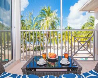 Korner Kai - Waterfront Condo in Cayman Kai - Bodden Town - Balcony