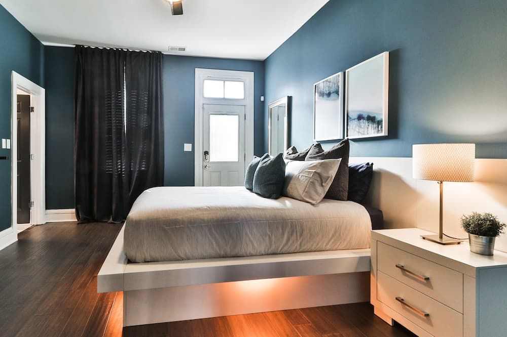 Luxury Apt w/ Spectrum Mood Lighting - Historic Cherokee Street Antique Row - St. Louis - Schlafzimmer