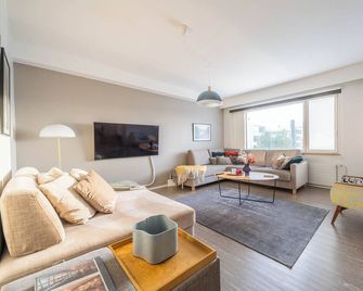 The Luxury Downtown Rovaniemi - Rovaniemi - Living room
