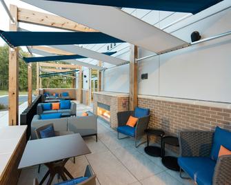 Hampton Inn by Hilton Smithfield Selma - Smithfield - Terasa