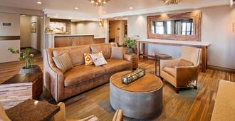 Best Western Plus Cottontree Inn - Idaho Falls - Wohnzimmer