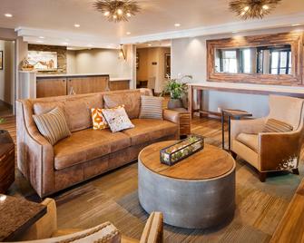 Best Western Plus Cottontree Inn - Idaho Falls - Living room