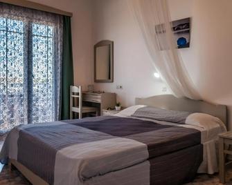 Agnanti Milos Rooms to Let - Plaka - Habitación