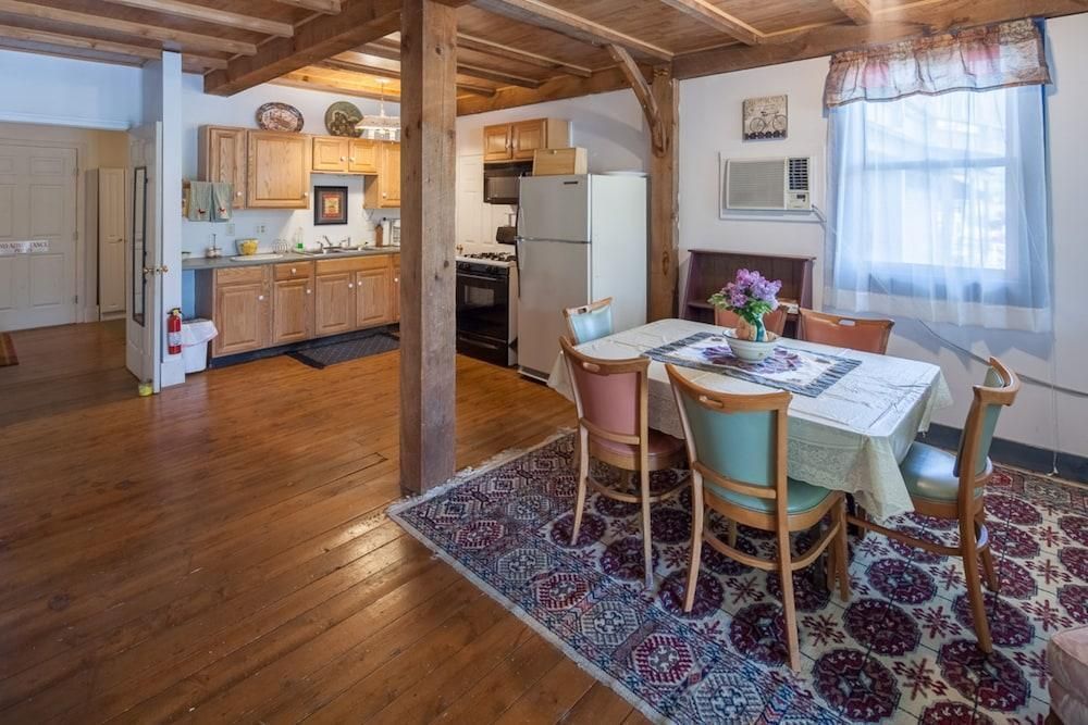 أوجستس بوف هاوس - فرييبورغ - غرفة طعام