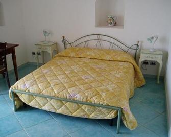 Villa Casola B&B - Positano - Bedroom