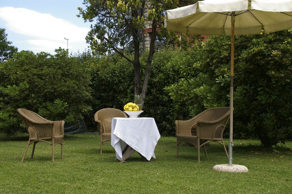 Pisa Holidays - San Giuliano Terme - Patio