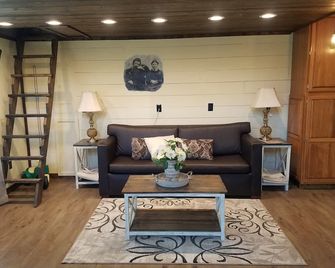 Heritage Guesthouse-peaceful haven at edge of town - Mansfield - Sala de estar