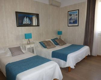 Hotel Espadon bleu - Bormes-les-Mimosas - Bedroom