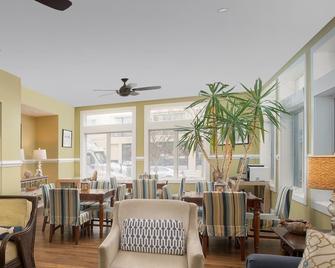 Avenue Inn & Spa - רהובות' ביץ' - מסעדה