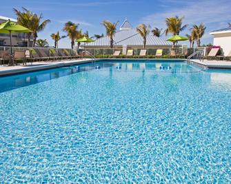 Holiday Inn Express North Palm Beach-Oceanview - Juno Beach - Piscina
