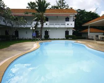 Srikij Garden Home Resort - Sa Kaeo - Piscina