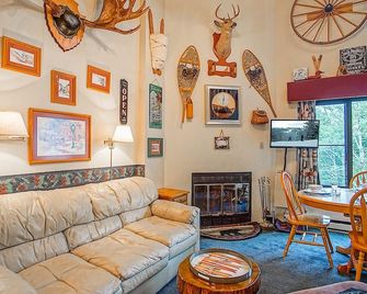 Silver Creek 5216 - The Winter`s Wonderland 2 BR Condo - Snowshoe - Pokój dzienny