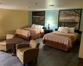 Super 8 by Wyndham Richmond - Richmond - Makuuhuone