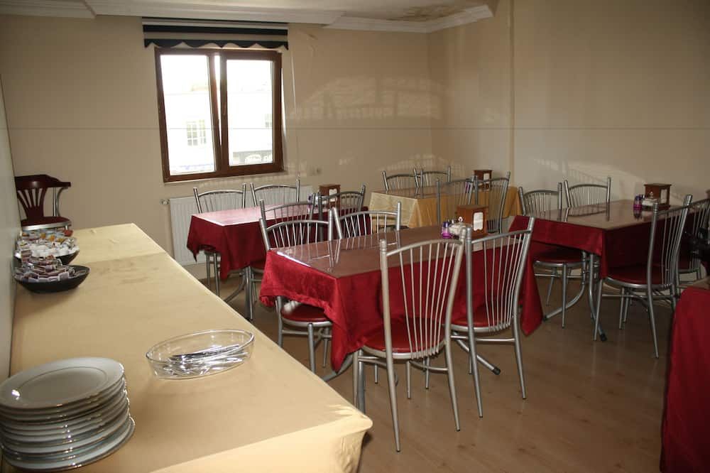 Paradise Lost Hotel - טראבזון - מסעדה